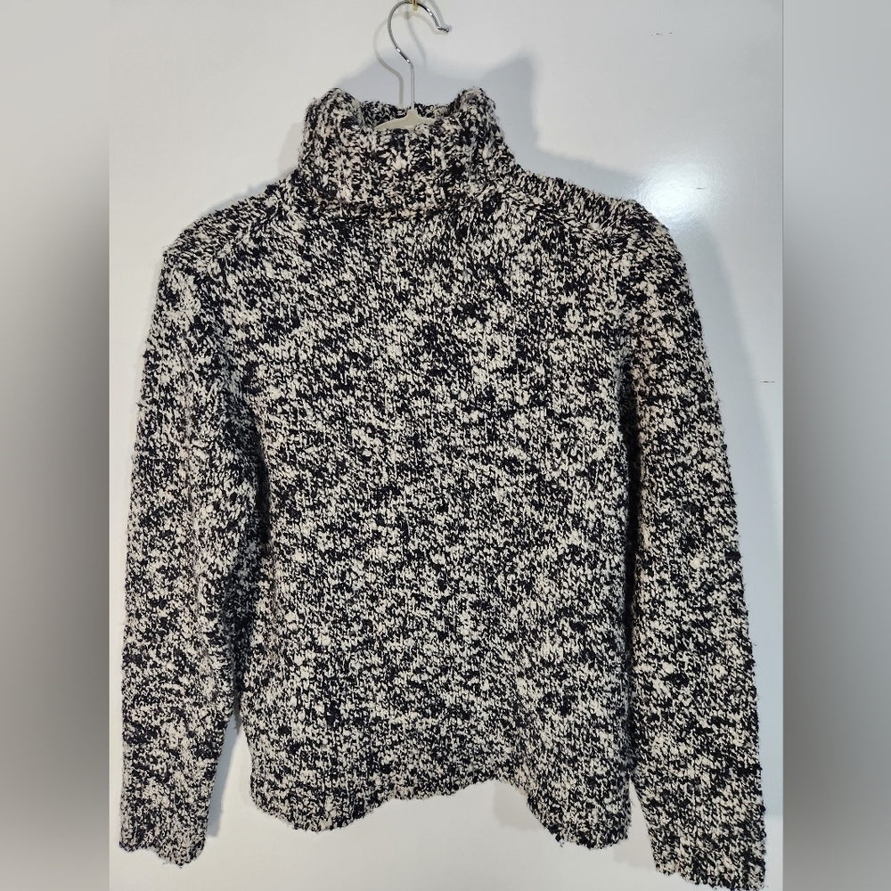 ANN TAYLOR Black and White Sweater, Size Med - Picture 4 of 6